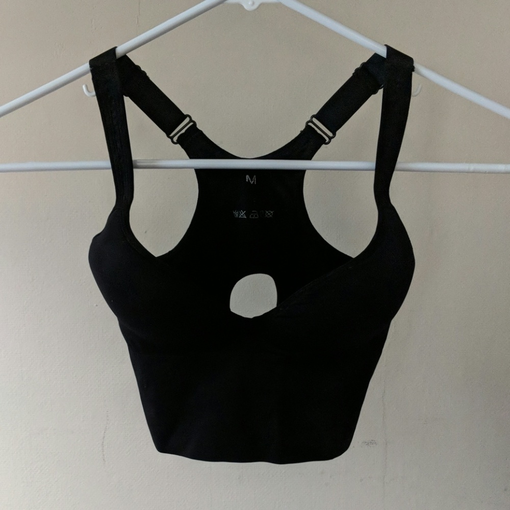 Black Sports or push up bra M